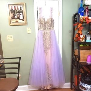 Is lilac prom dress